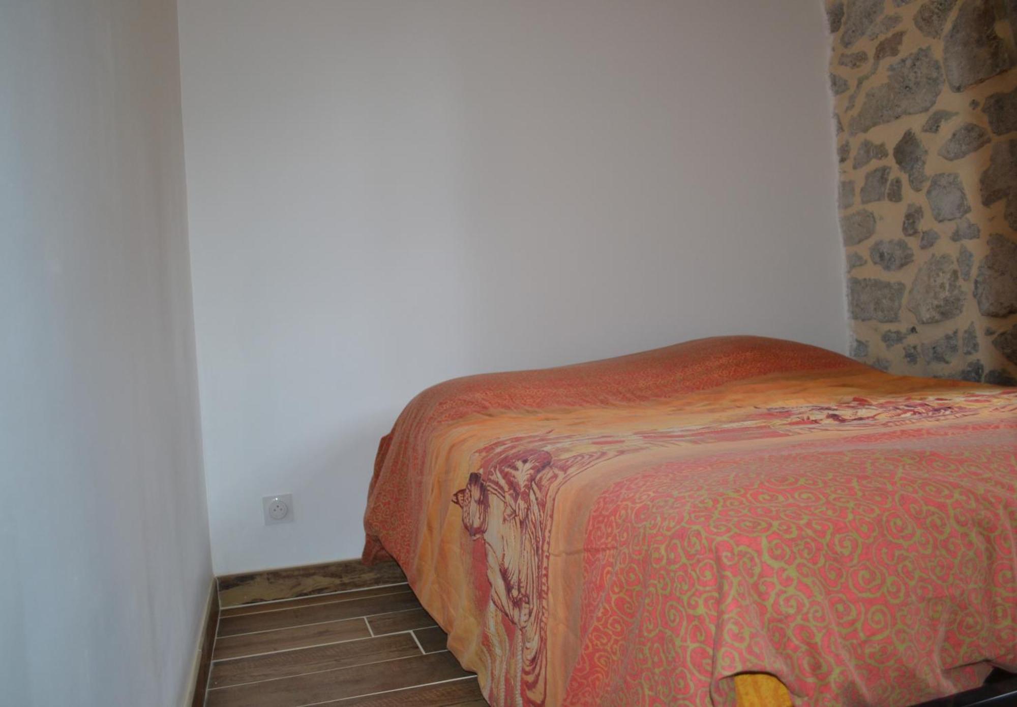L'Huile Et L'Eau Apartment Antraigues Bagian luar foto